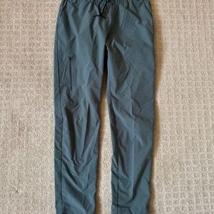BERINGIA brand outdoor technical athletic hiking camping men’s pants size medium